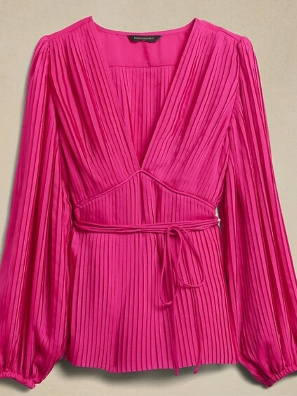 Banana Republic Women’s Neon Hot Pink Pleated Blouse Top Long Sleeve Size Small